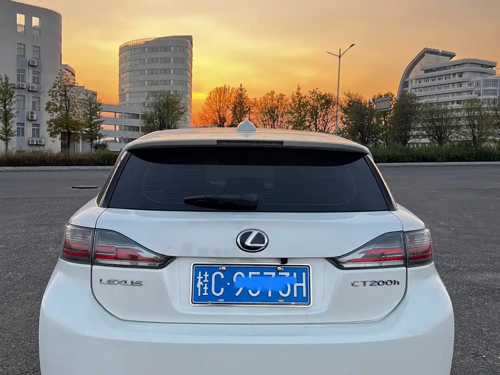 Lexus CT — миниатюра 6