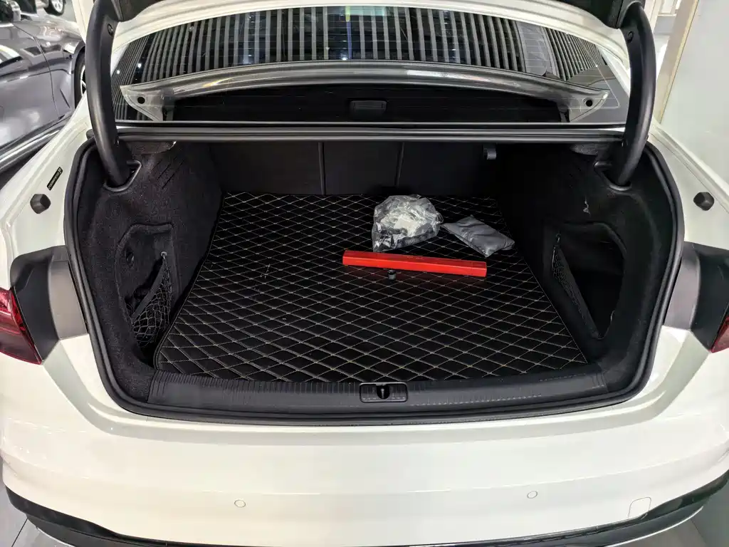 Audi A4L — миниатюра 15