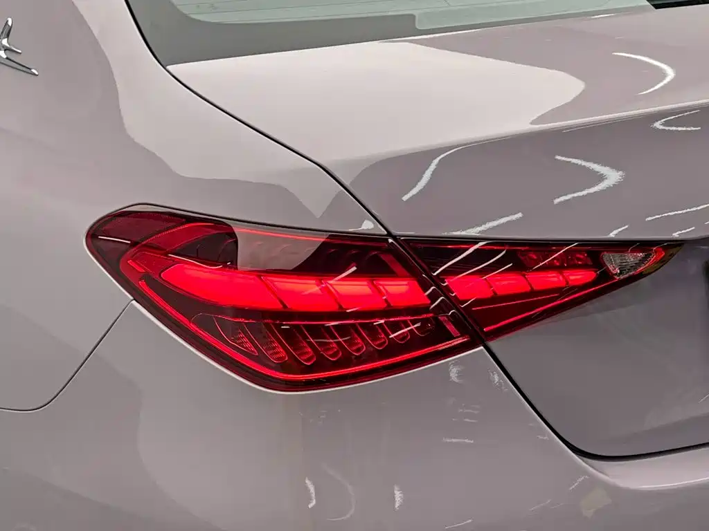 Mercedes-Benz C-Class — миниатюра 11