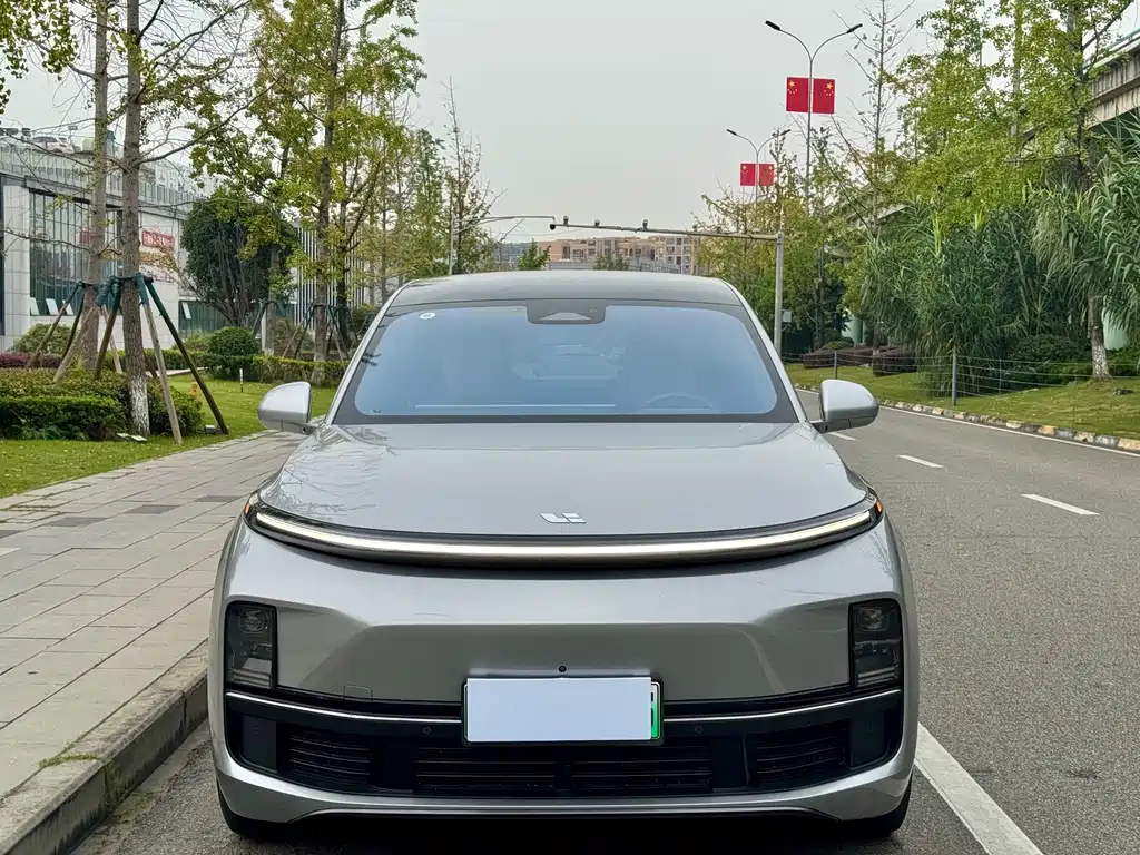 Li Auto Li L8 — миниатюра 2