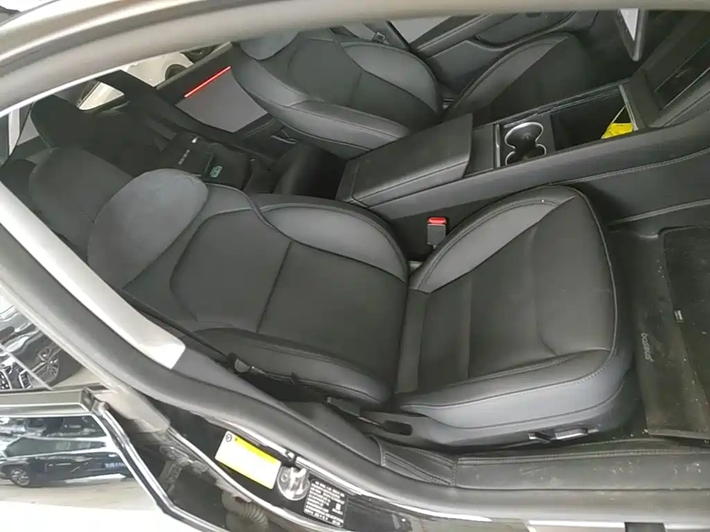 Tesla Model 3 — миниатюра 25