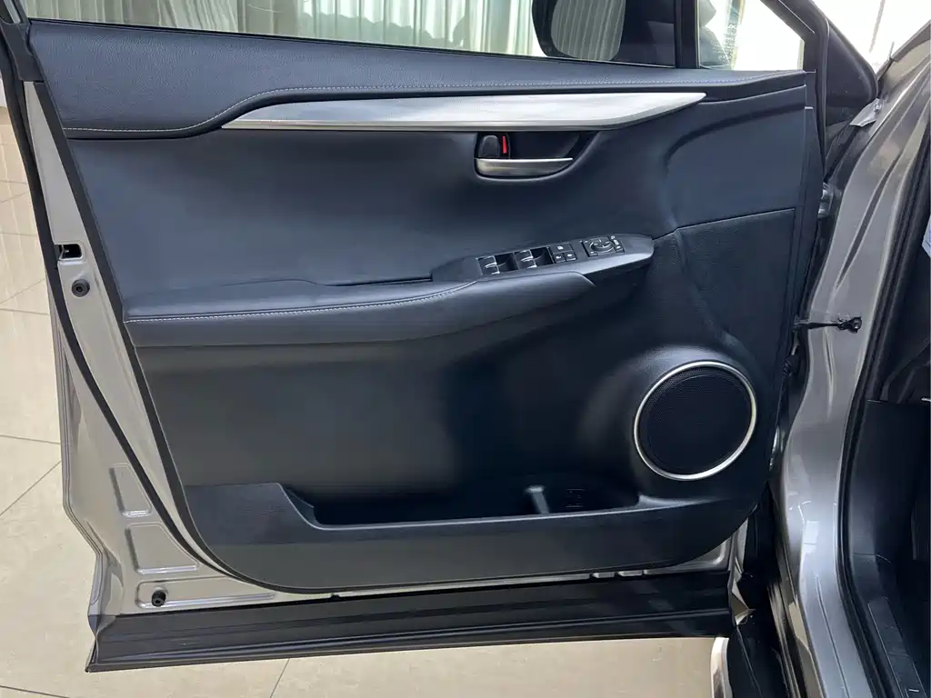 Lexus NX — миниатюра 8