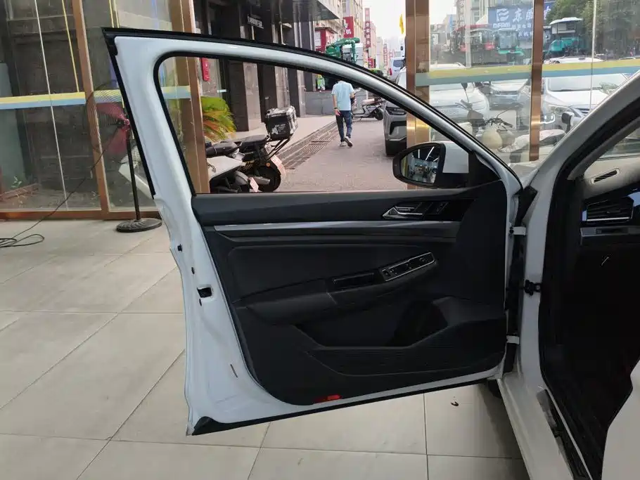 Volkswagen Bora — миниатюра 7