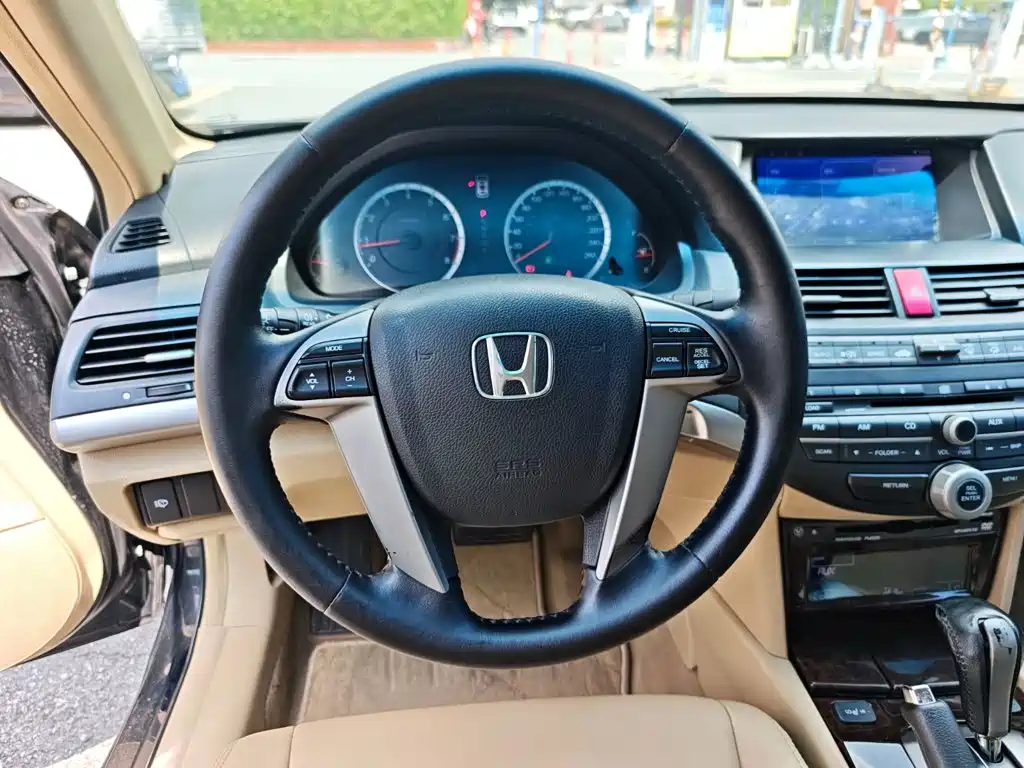 Honda Accord — миниатюра 13