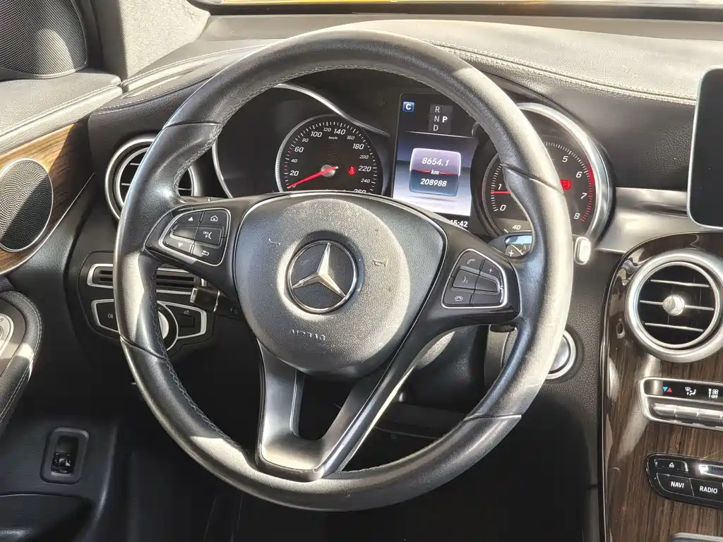 Mercedes-Benz GLC — миниатюра 8