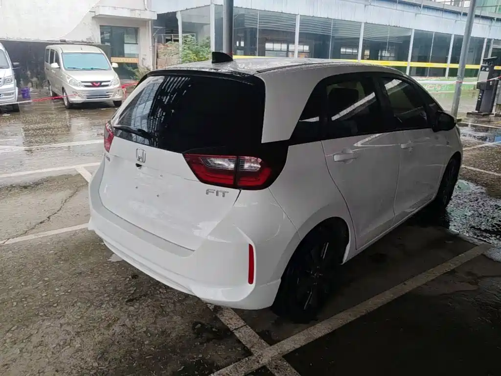 Honda Fit — миниатюра 7