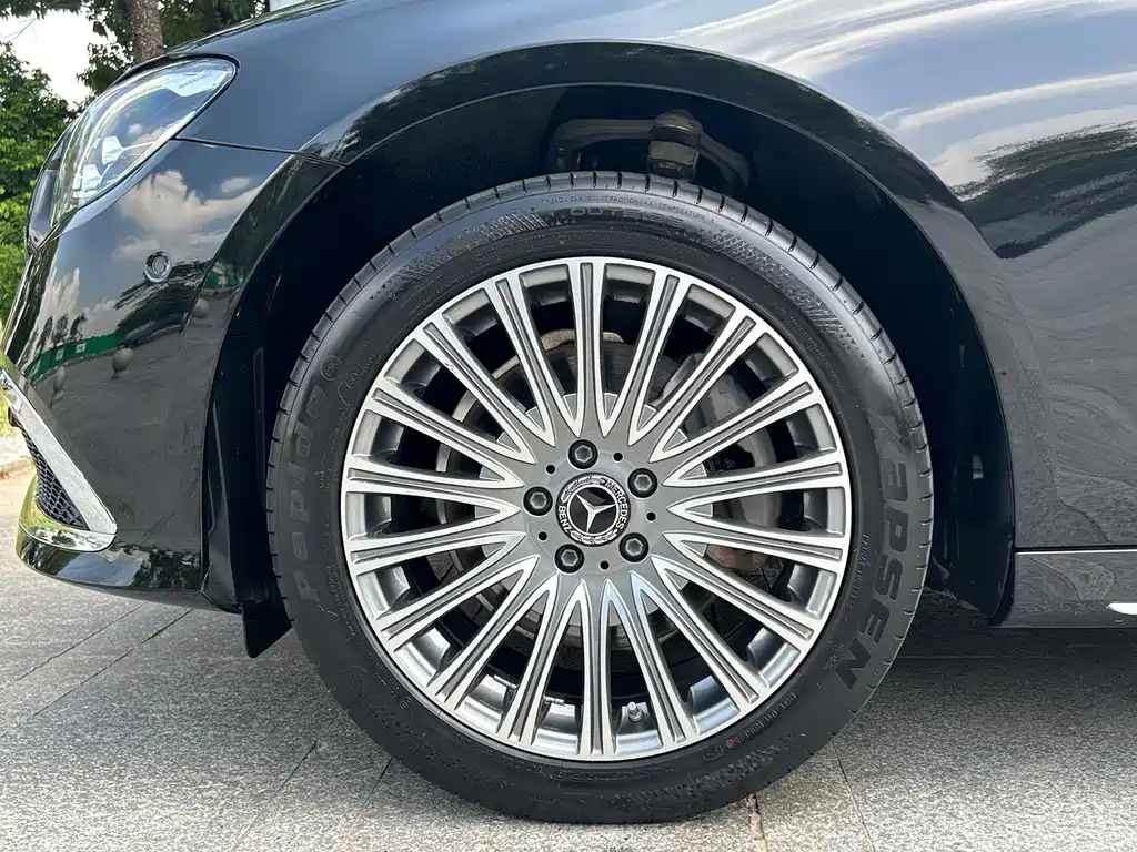 Mercedes-Benz E-Class — миниатюра 19