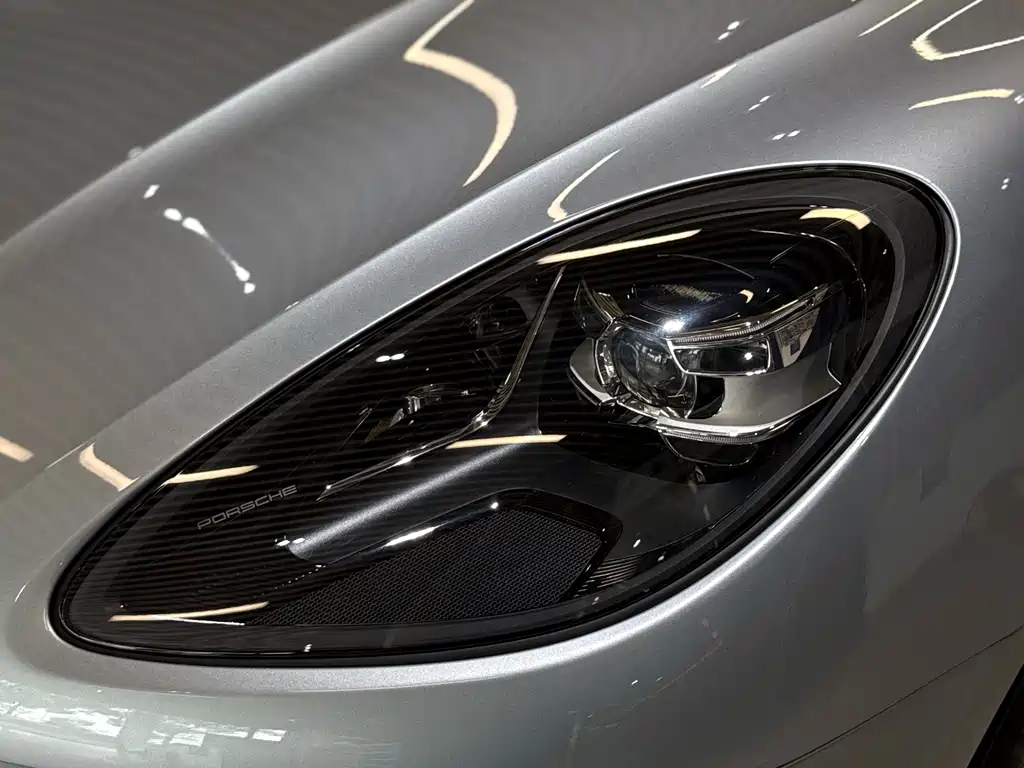 Porsche Macan — миниатюра 7