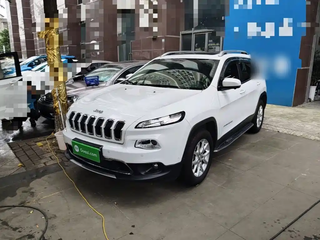 Jeep Cherokee — миниатюра 2