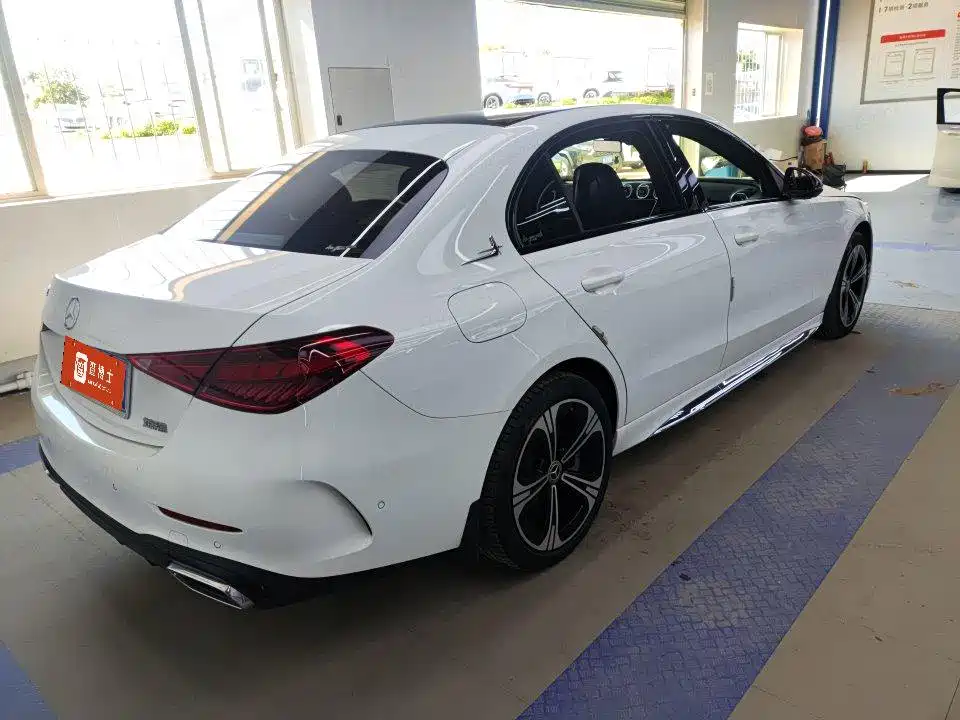 Mercedes-Benz C-Class — миниатюра 5