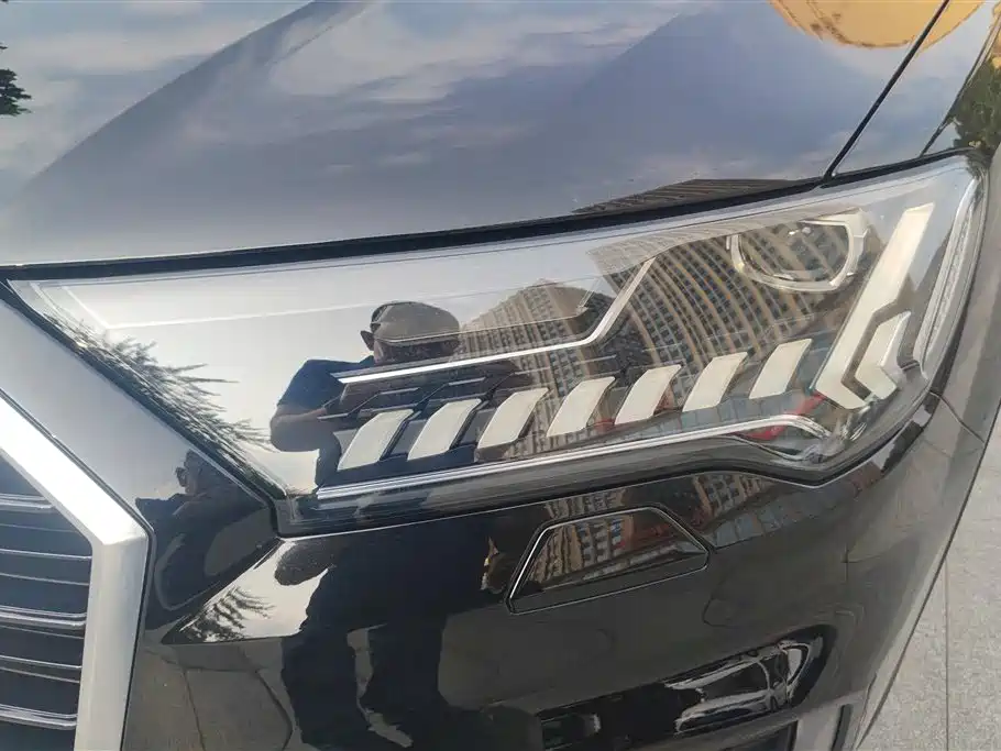 Audi Q7 2023 45 TFSI quattro S line Sport