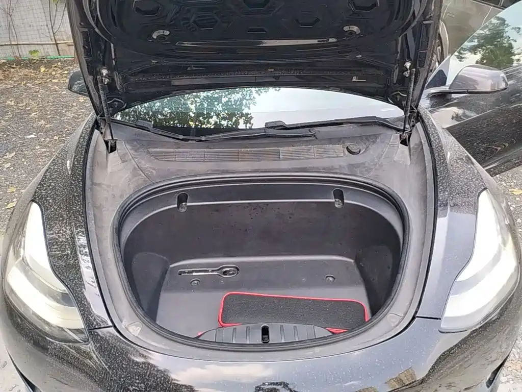 Tesla Model 3 — миниатюра 20