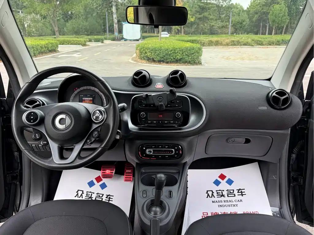 smart Smart Fortwo — миниатюра 7