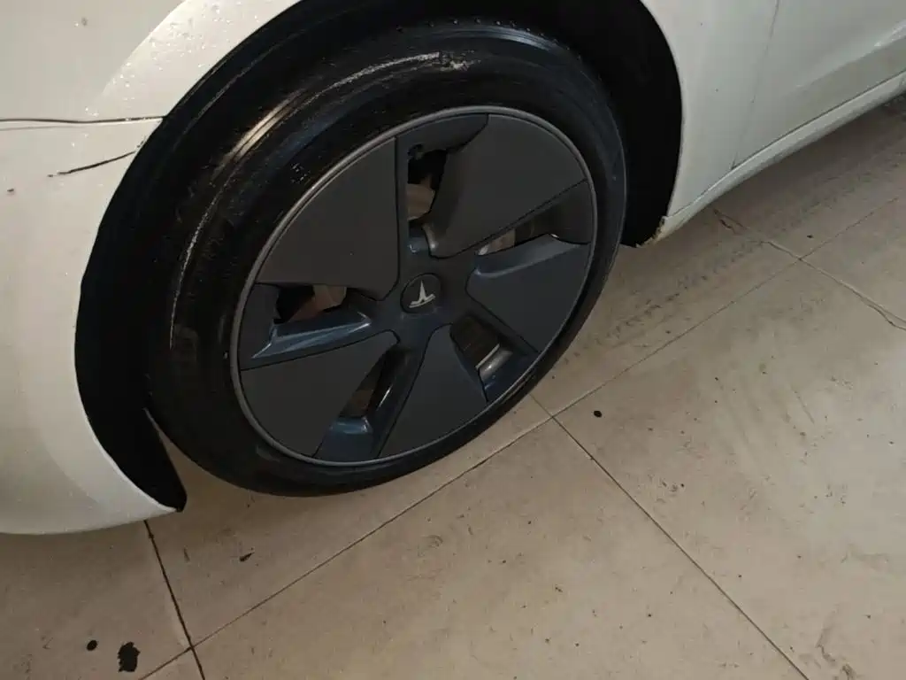 Tesla Model 3 — миниатюра 23