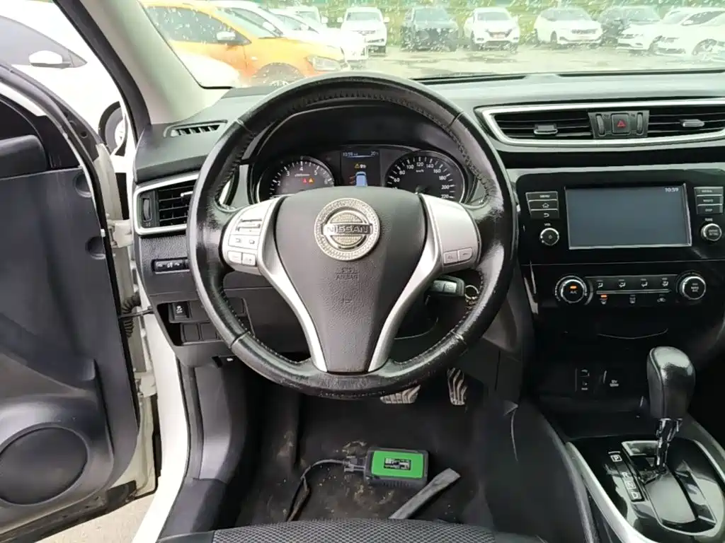 Nissan Qashqai — миниатюра 11