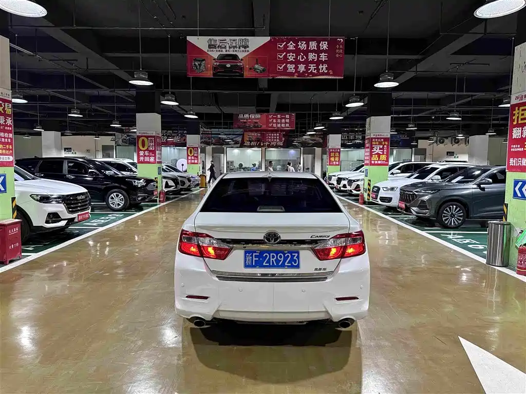 Toyota Camry — миниатюра 8