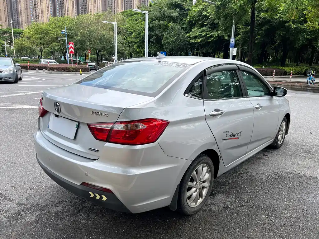 Changan V7 — миниатюра 7