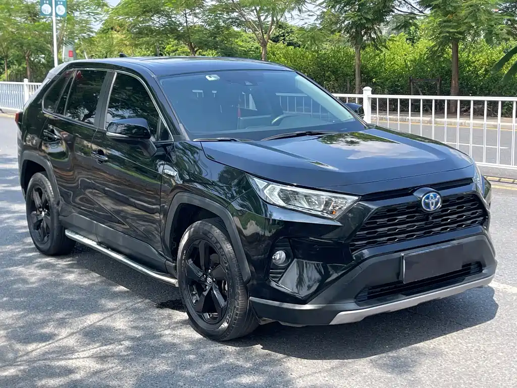 Toyota RAV4 — миниатюра 3