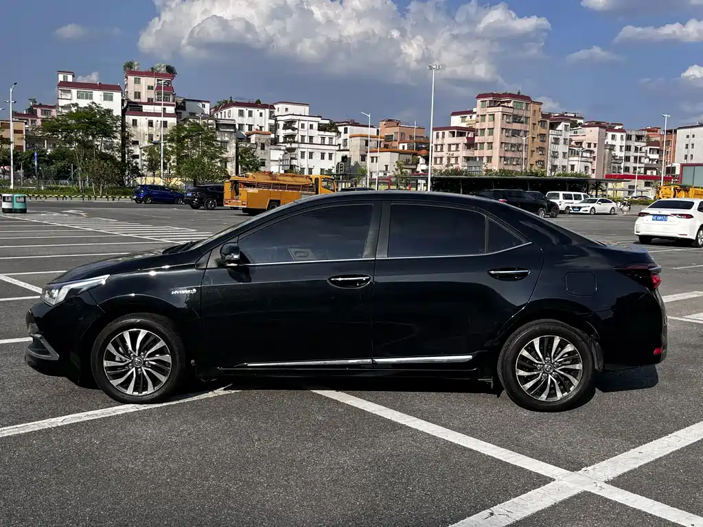 Toyota Corolla — миниатюра 7