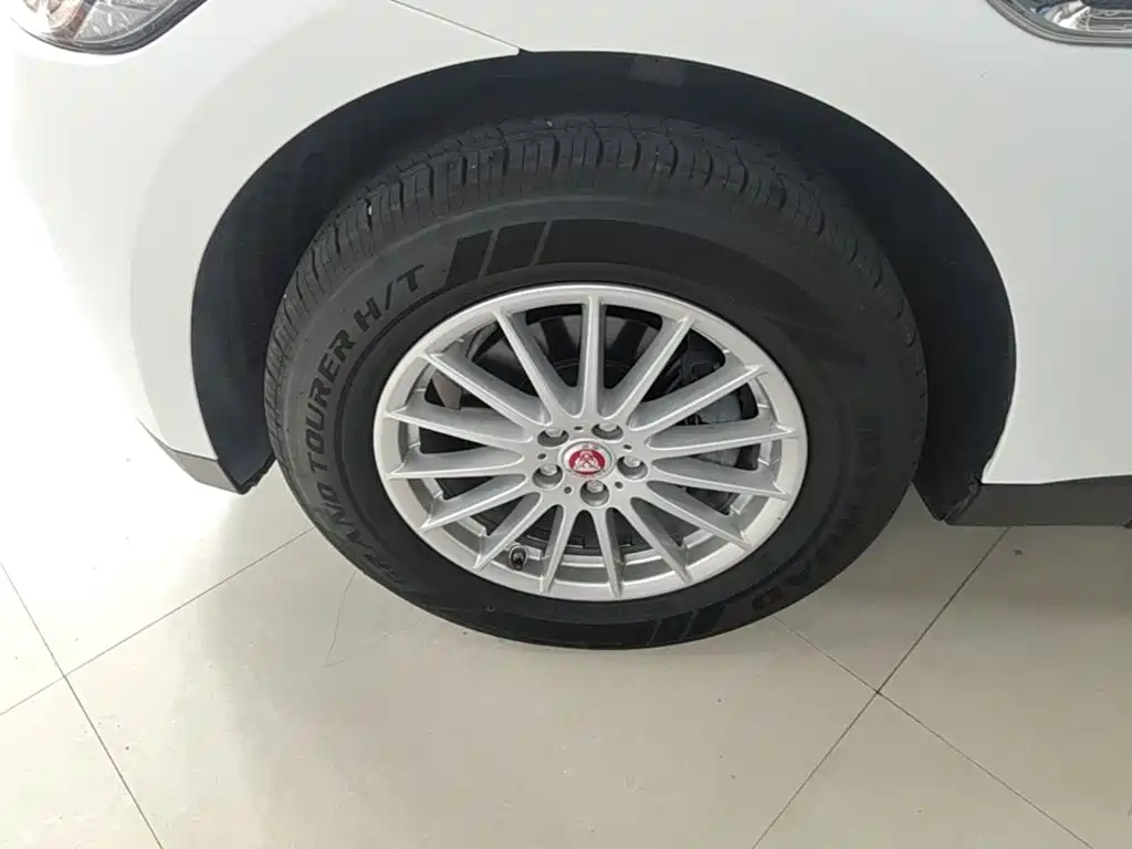 Jaguar F-PACE — миниатюра 23