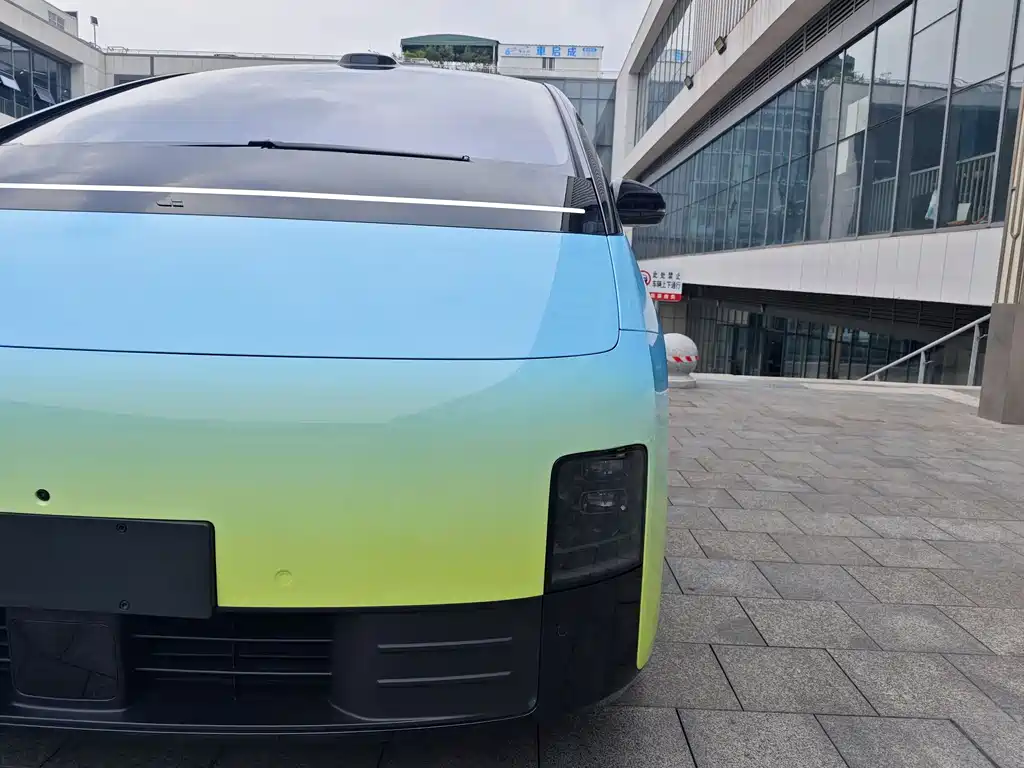 Li Auto MEGA 2025 Home