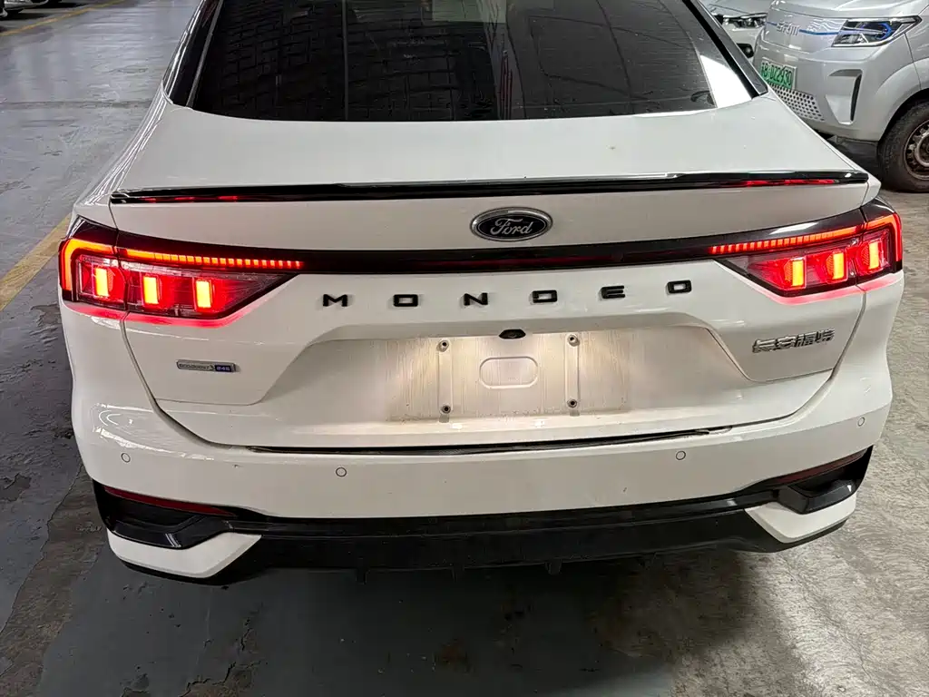 Ford Mondeo 2023 EcoBoost 245 ST-Line