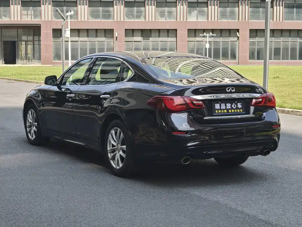 Infiniti Q70 — миниатюра 7