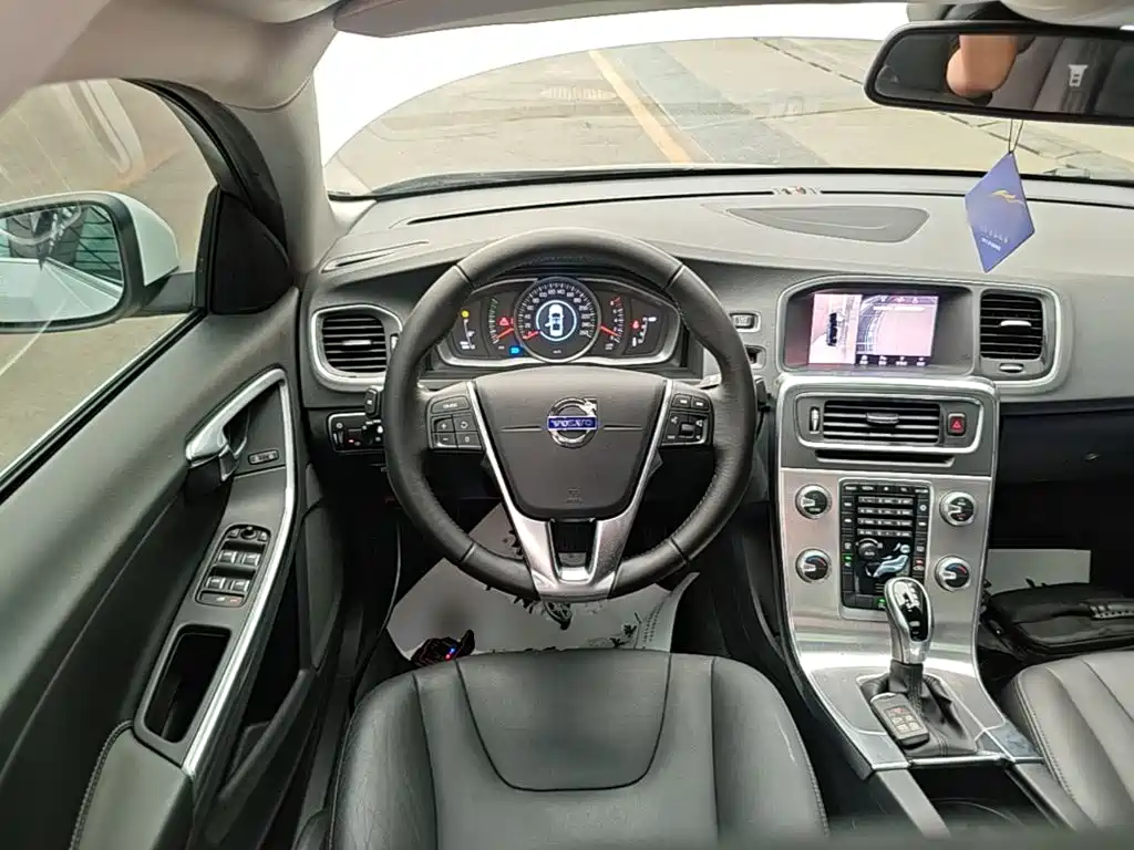 Volvo S60 — миниатюра 11