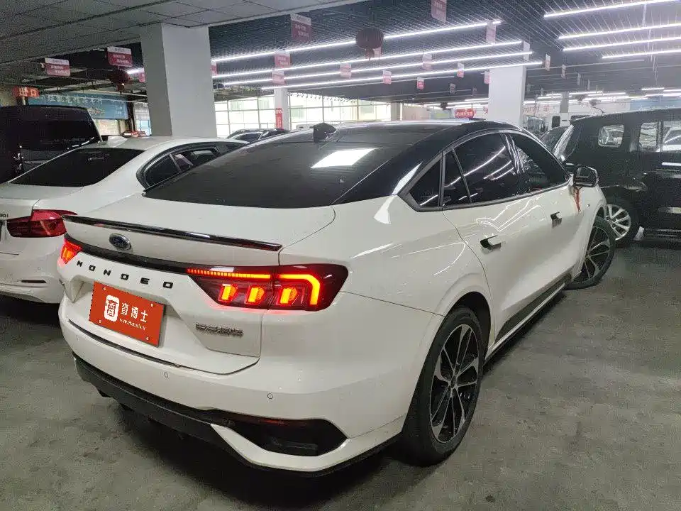 Ford Mondeo 2023 EcoBoost 245 ST-Line