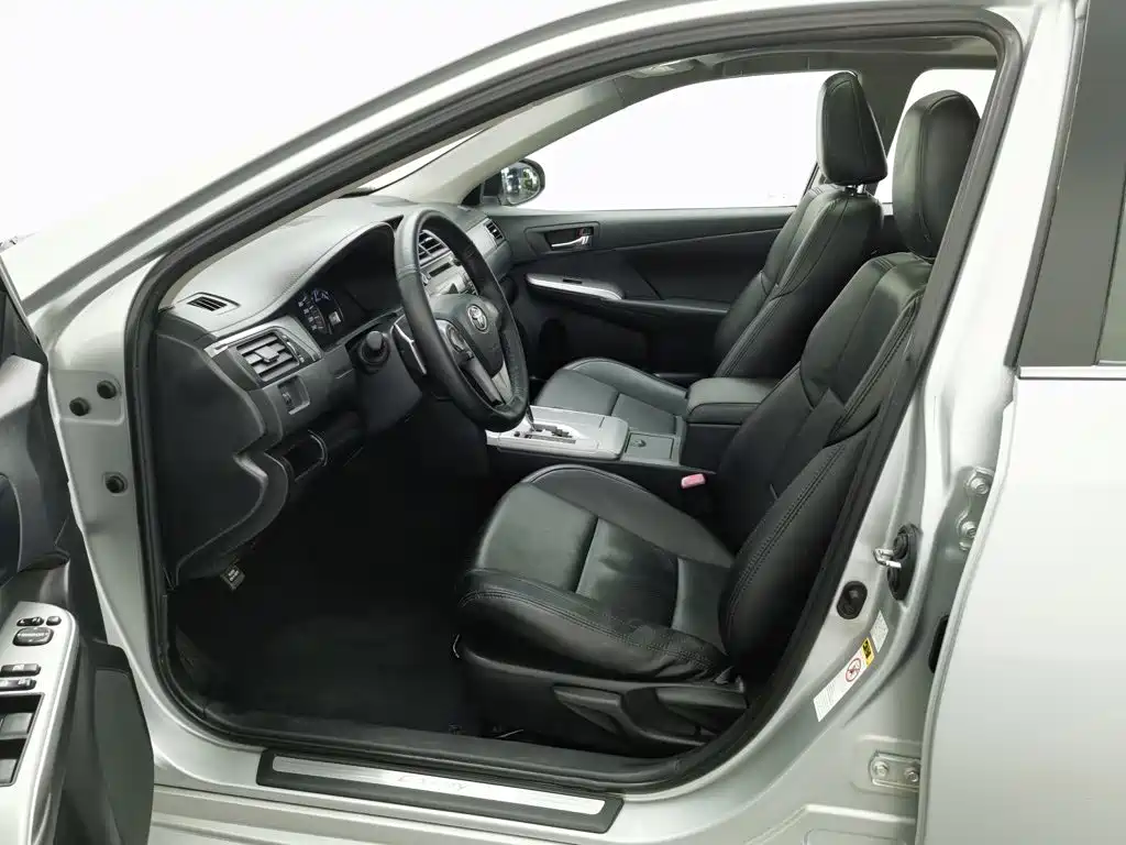 Toyota Camry — миниатюра 10