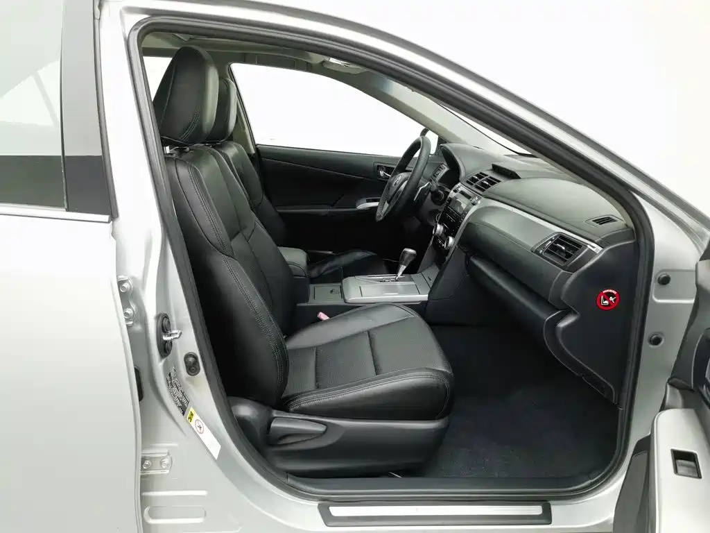 Toyota Camry — миниатюра 23