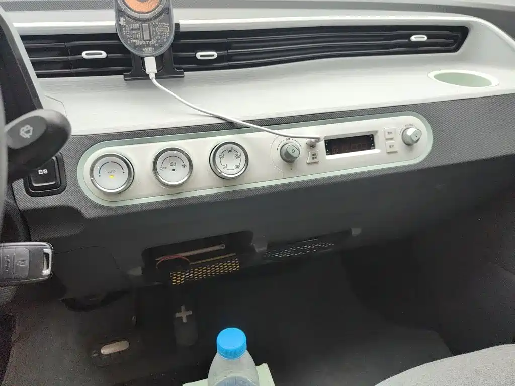 Wuling MINIEV — миниатюра 5