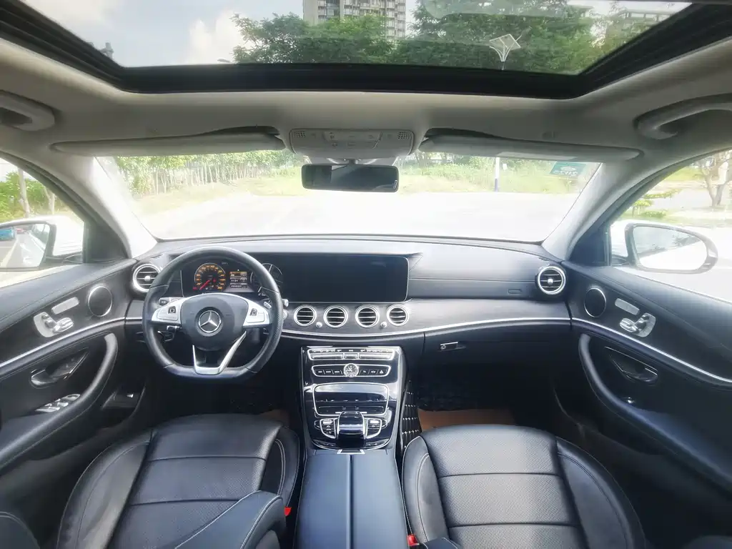 Mercedes-Benz E-Class — миниатюра 9