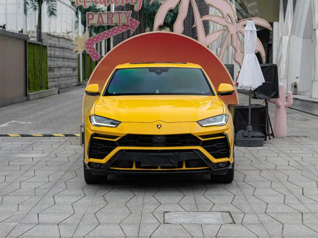 Lamborghini Urus — миниатюра 2
