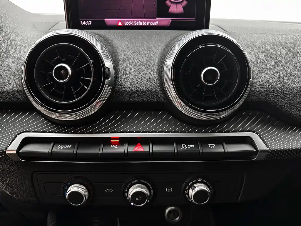 Audi Q2L 35 TFSI Progressive Dynamic Type, фото 22