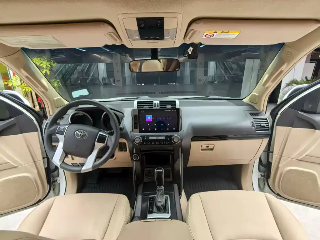 TOYOTA PRADO