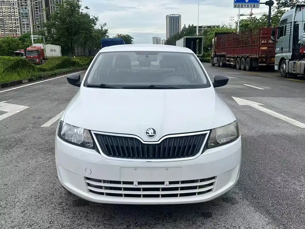 Skoda Rapid 2013 1.4L MT
