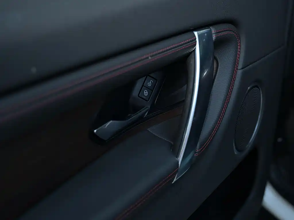 LAND ROVER DISCOVER SPORTS