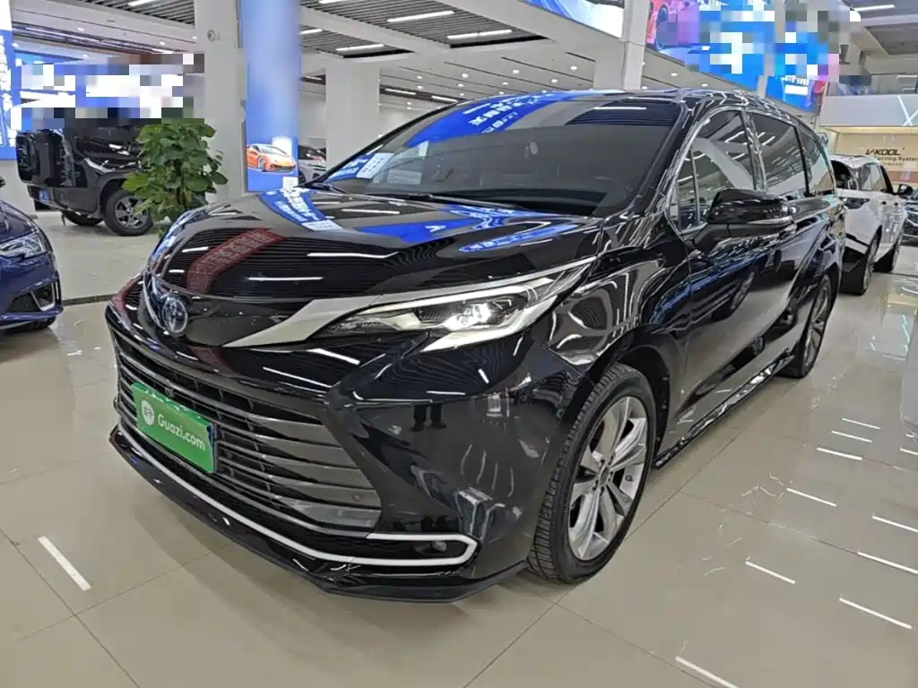 Toyota Sienna — миниатюра 2