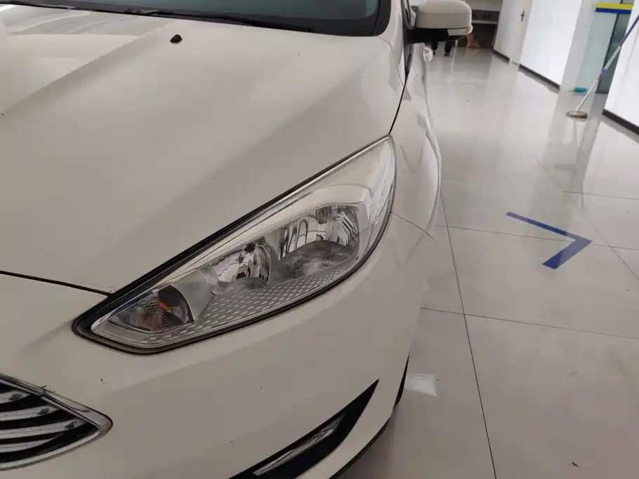 Ford Focus — миниатюра 5