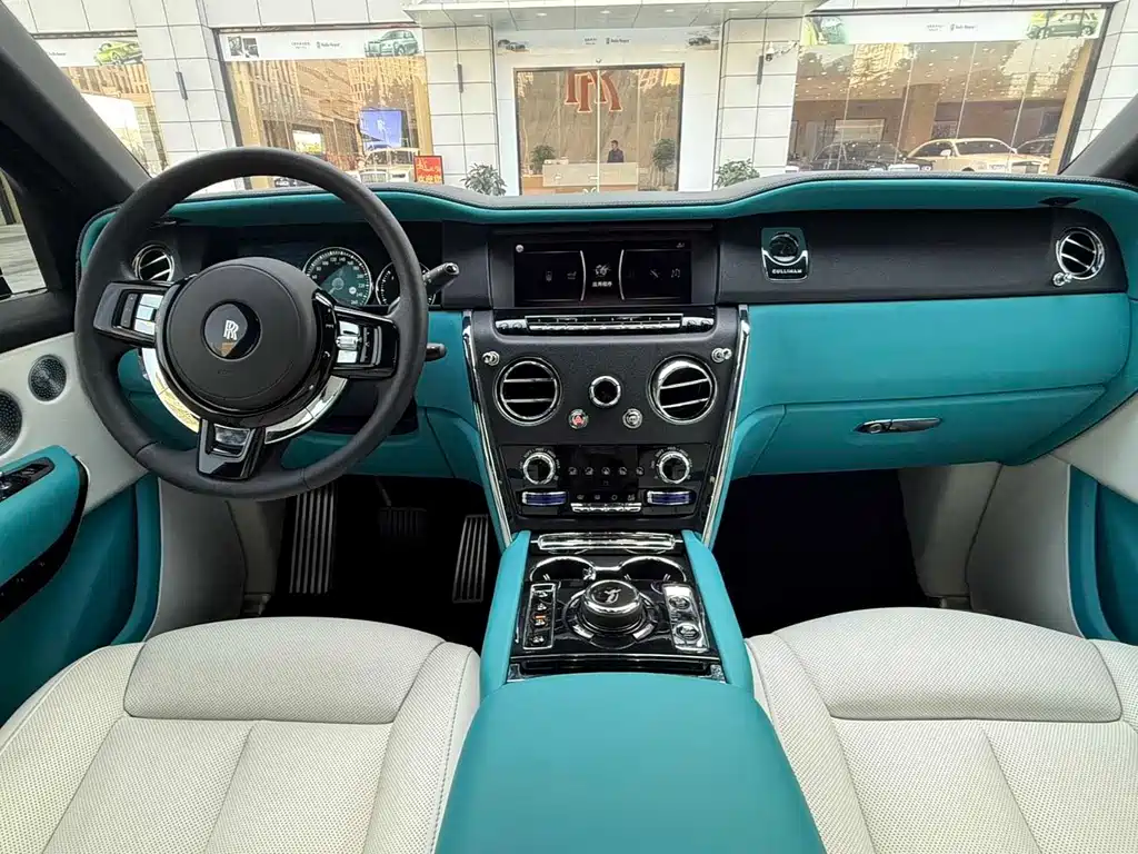 ROLLS-ROYCE CULLINAN