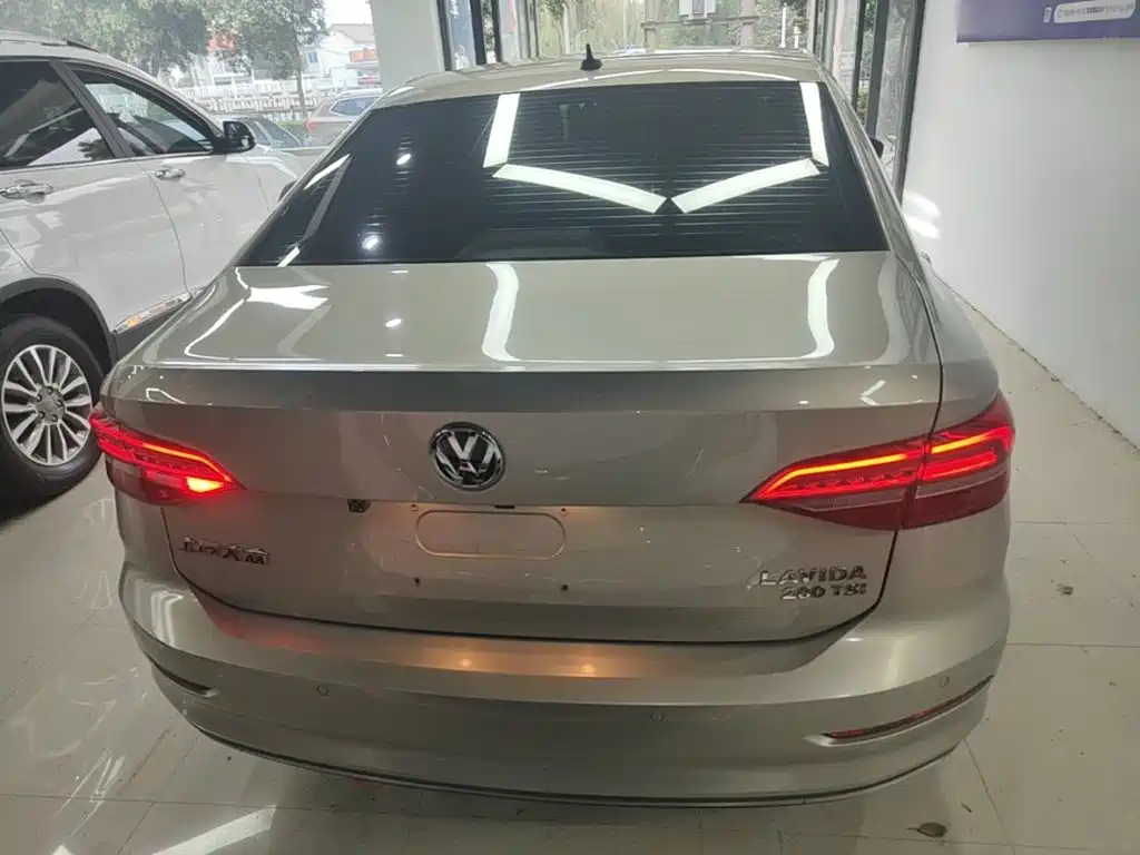 Volkswagen Lavida — миниатюра 6