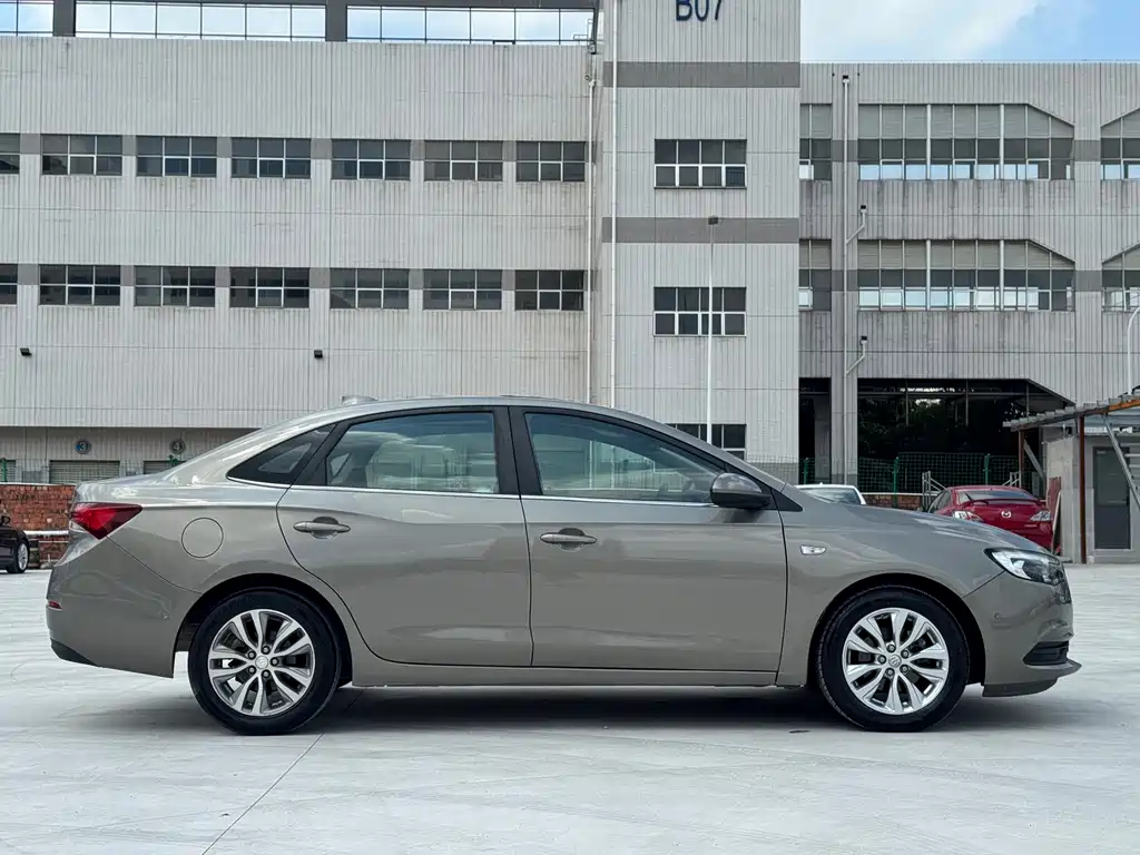 Buick Excelle — миниатюра 4