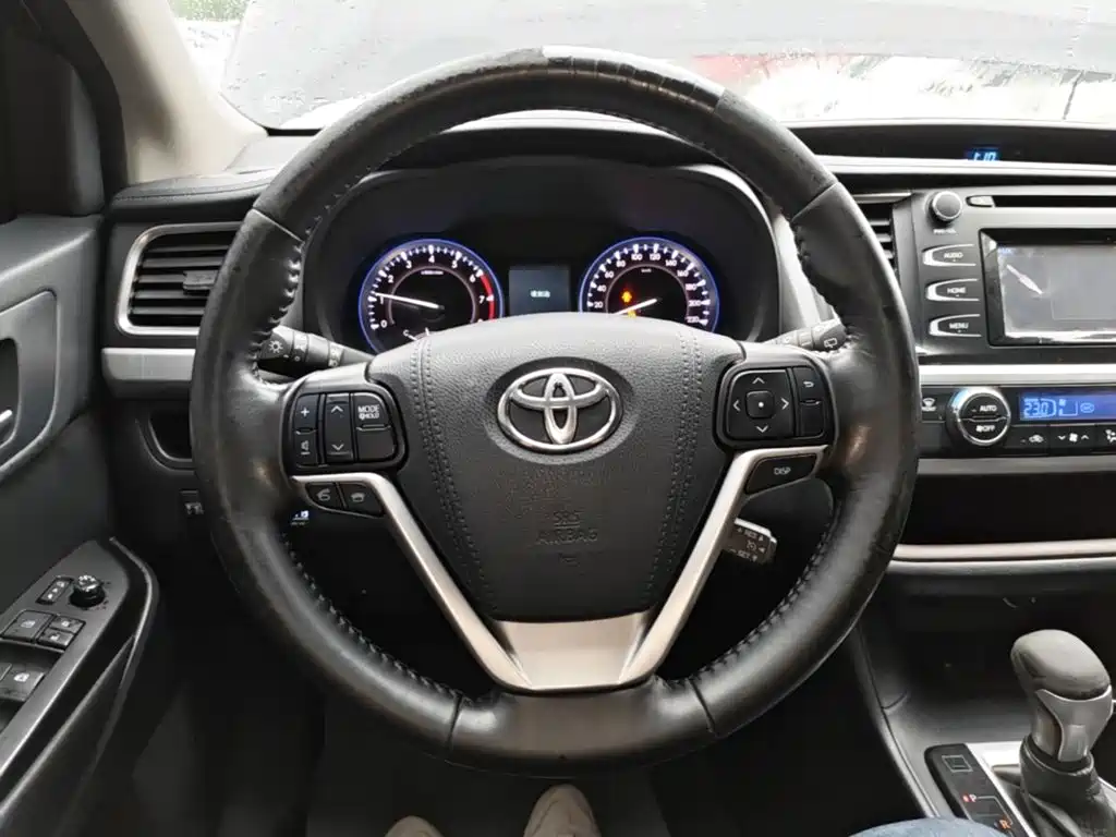 Toyota Highlander — миниатюра 11