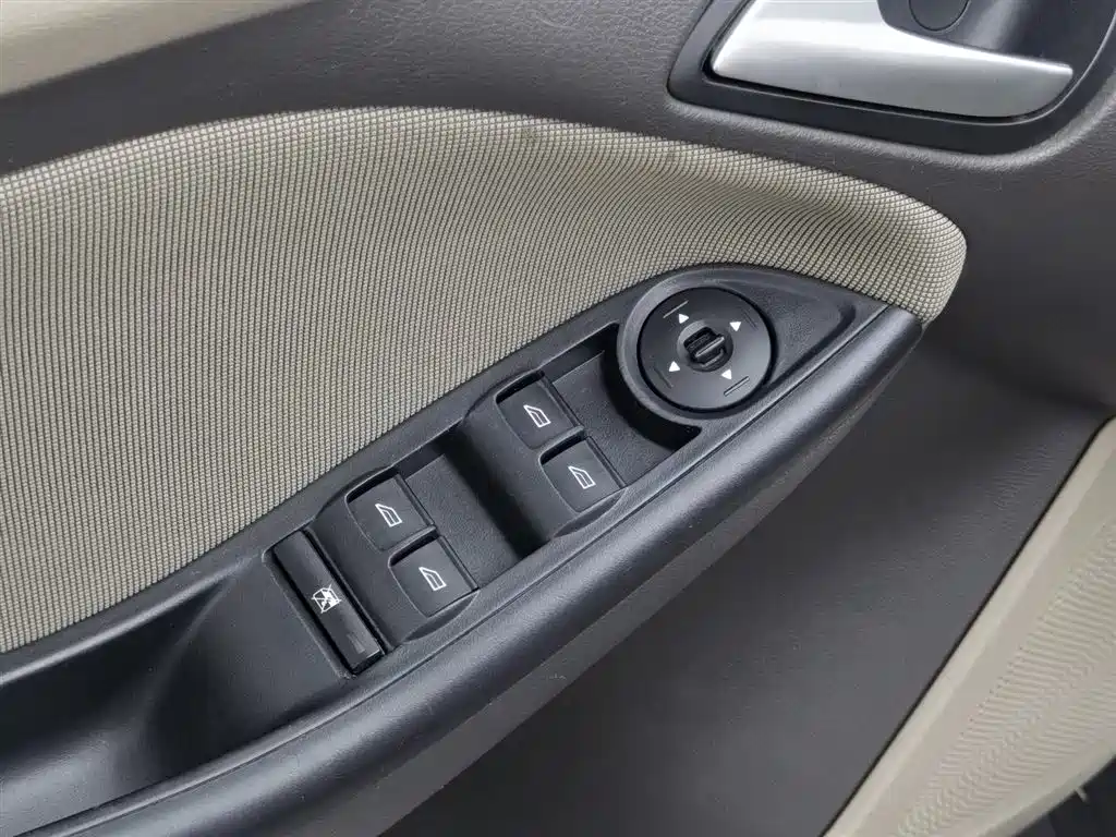 Ford Focus 2012 1.6L AT Comfort