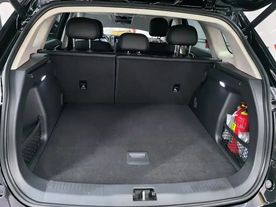 Hongqi Hongqi HS3 PHEV — миниатюра 4