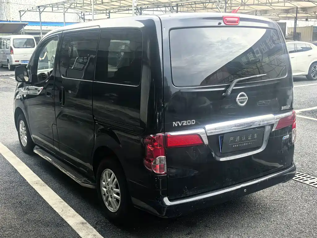 Nissan NV200 — миниатюра 6