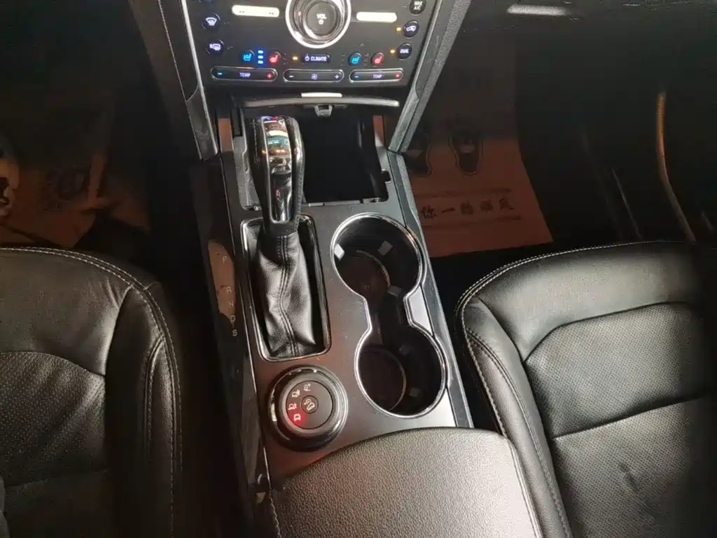 Ford Explorer (Import) — миниатюра 14