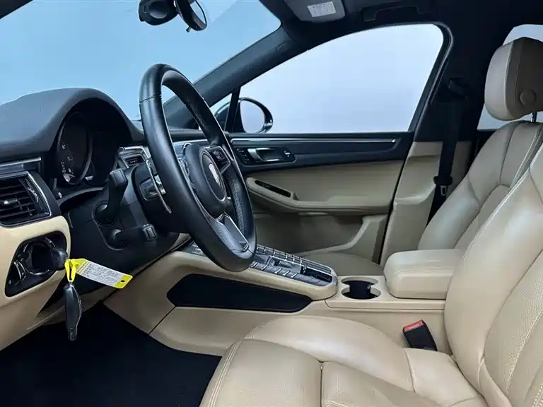 Porsche Macan — миниатюра 13