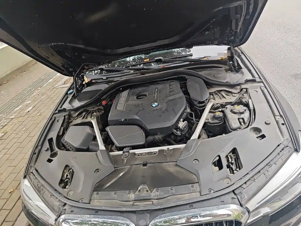 BMW 5 Series — миниатюра 21